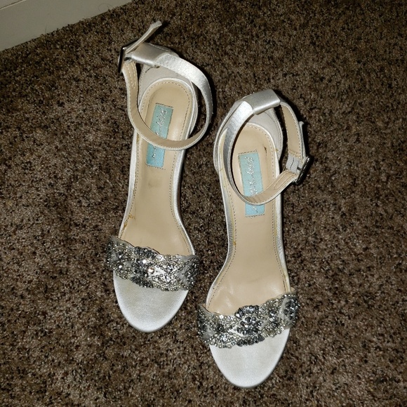 Wedding Shoes - Picture 2 of 3